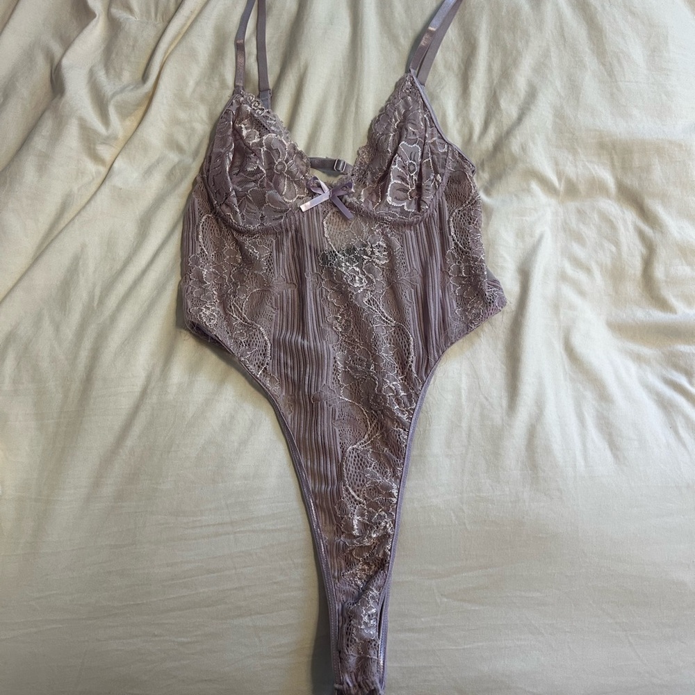 PrettyLittleThing Lace Bodysuit in Lavender